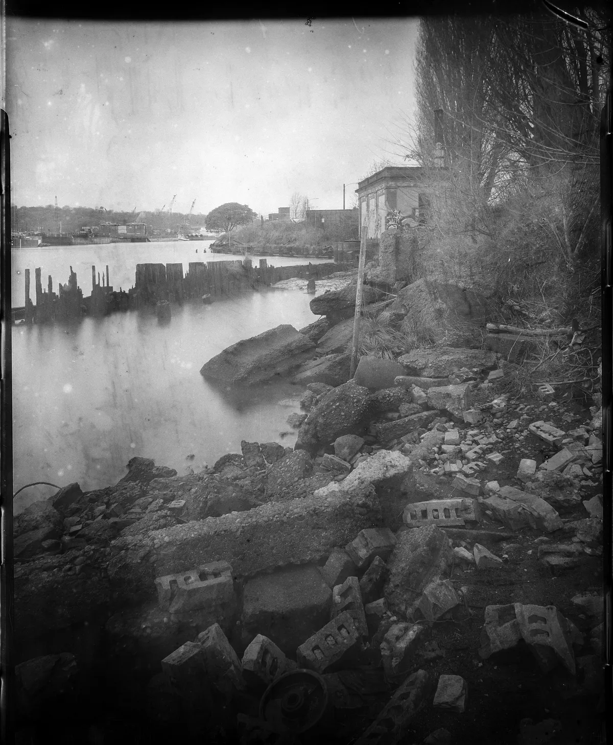 Fleetwood landfill odor sparks health fears and 20,000 complaints