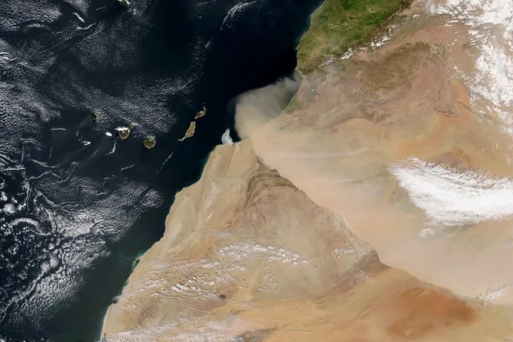 Saharan Dust Storm Sweeps Europe, Killing One in Greece and Disrupting Travel