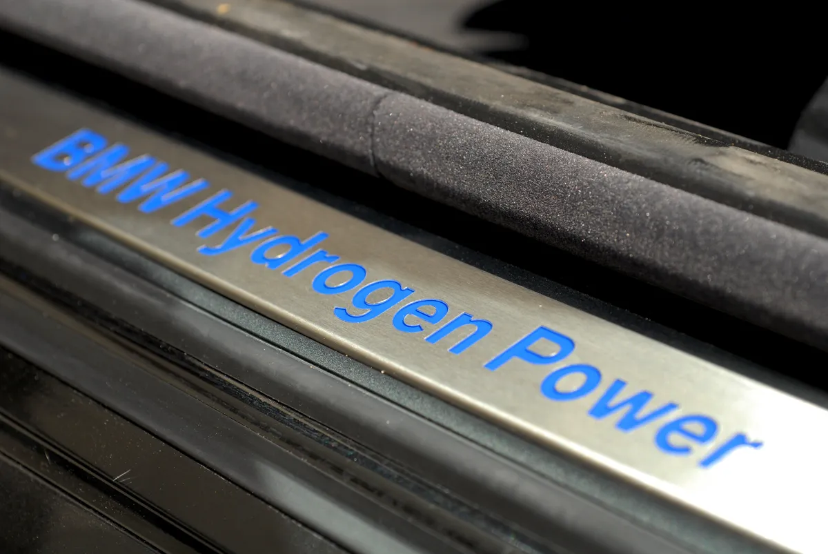 PowerCell accused of false promises in hydrogen fuel cell sales