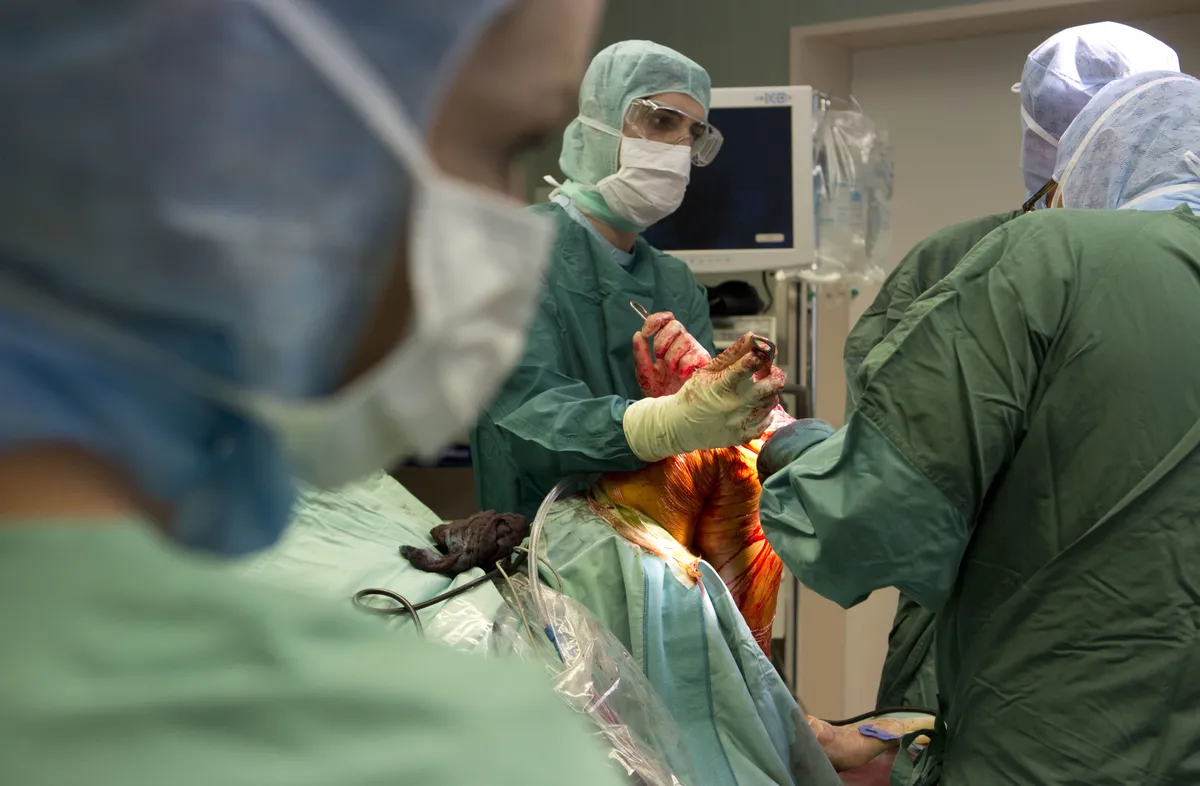 Nästan 50 000 svenskar väntar över 90 dagar på vårdgarantin