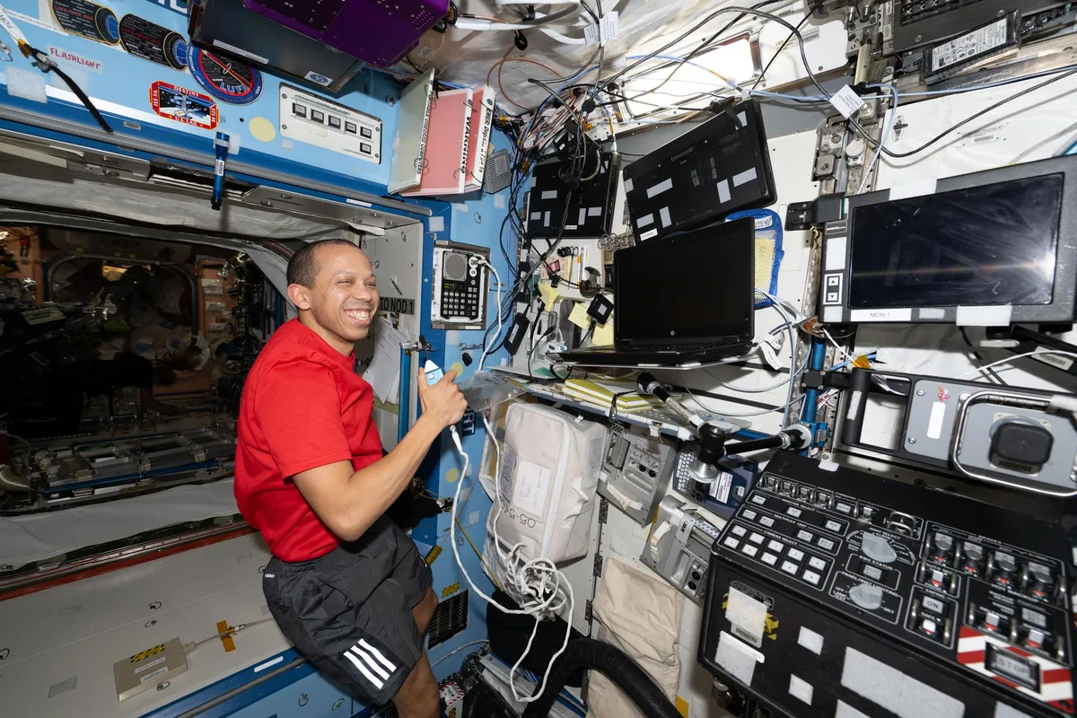 NASA-astronauter svarar på studentfrågor från ISS