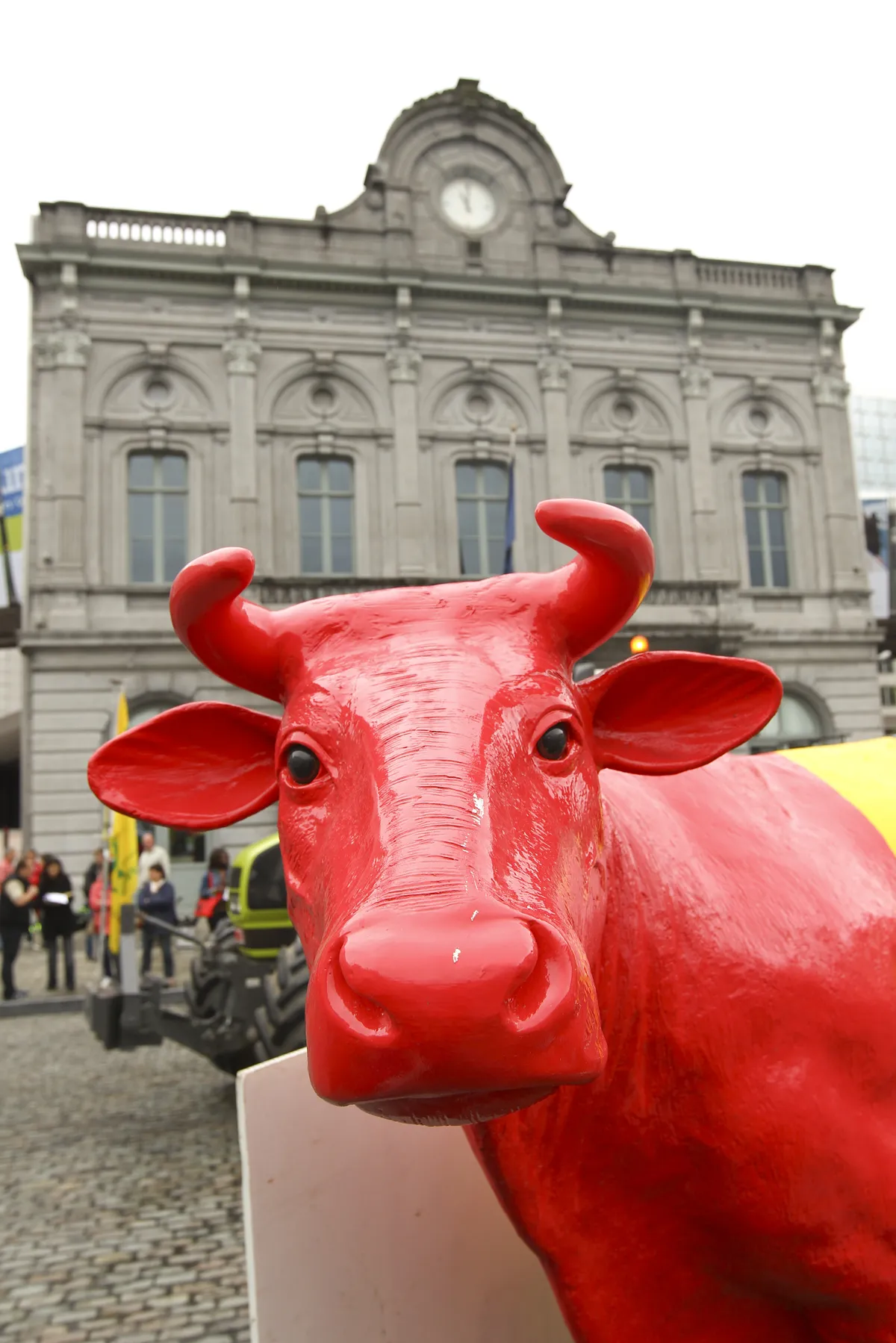 Miljöpartiet föreslår minimilön på 15 pund och rättigheter från dag ett