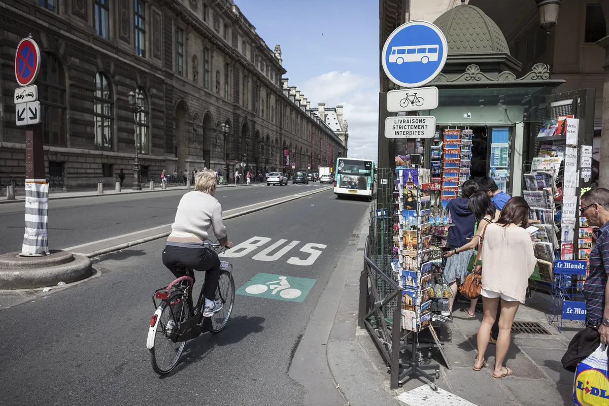 Cyklistar i Darlington känner sig osäkra trots cykelfält – kommunen planerar