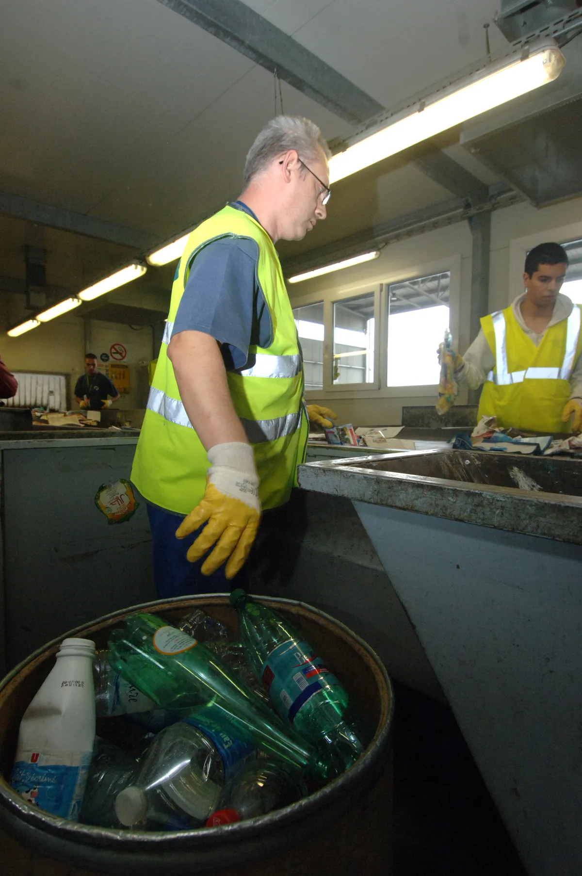 Binman shares tips to avoid recycling bin rejection