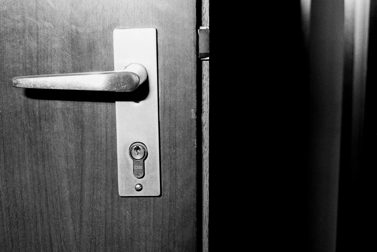 Australia Enforces Age-Verification Laws, Sites Block Access