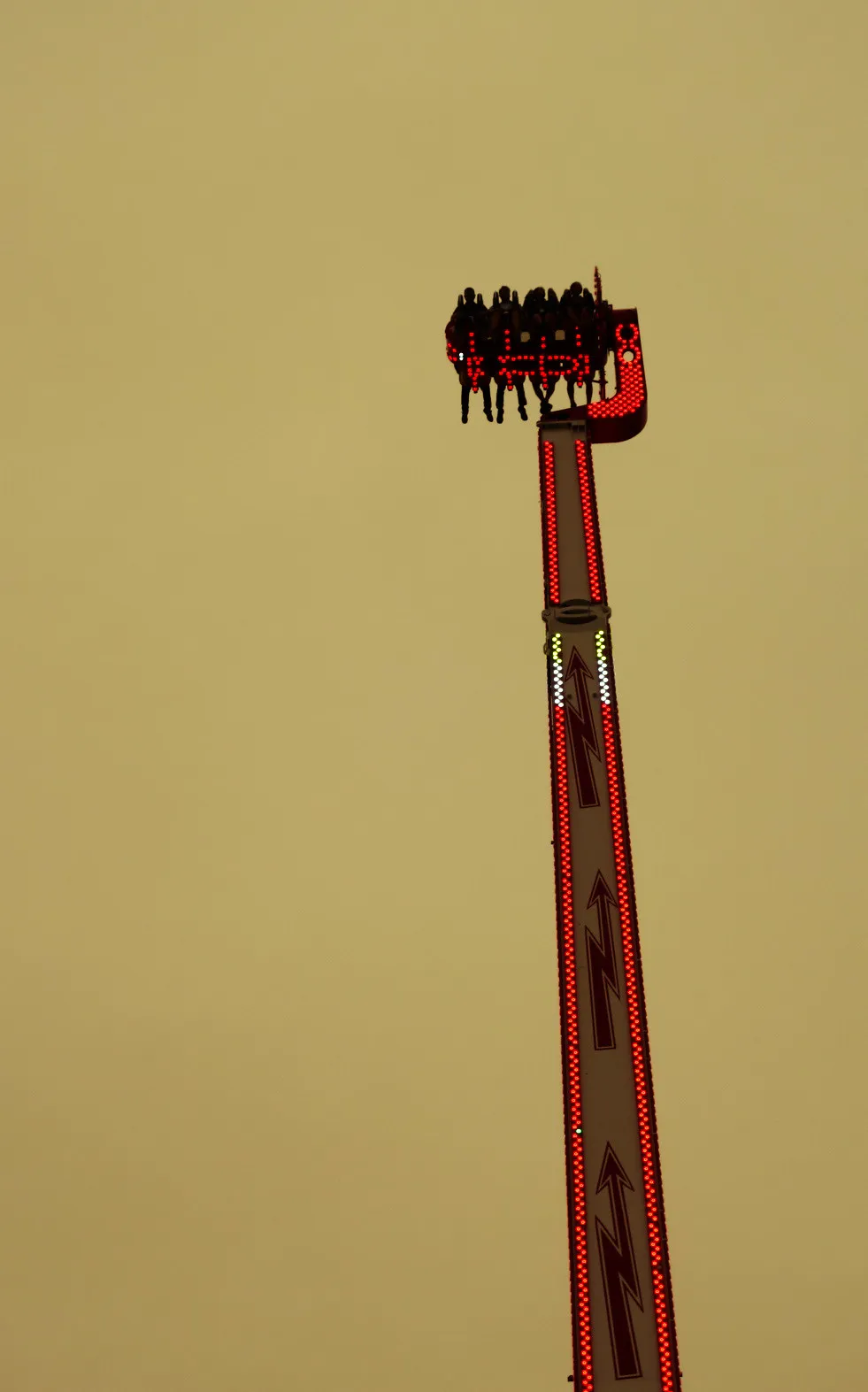 Netflix-filmen 'A Line of Fire' toppar listorna trots dåliga recensioner