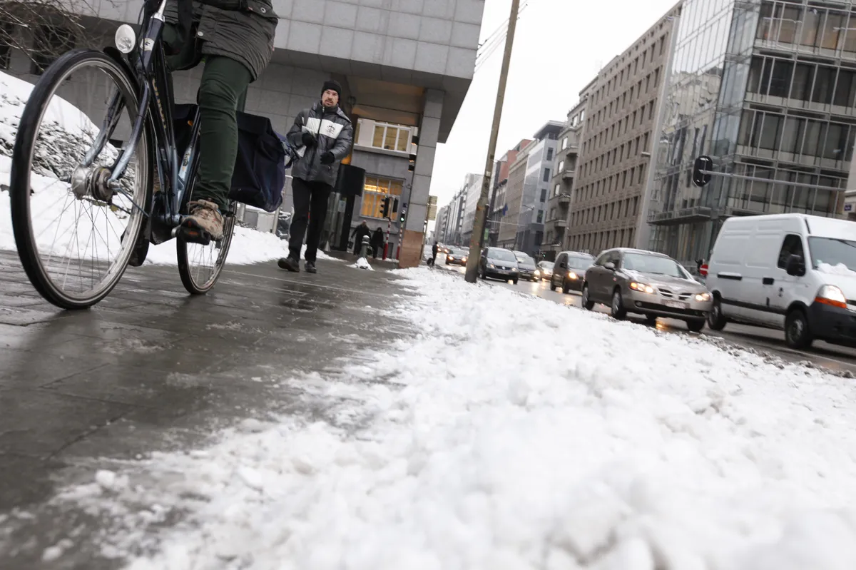 Search for missing family in Norway, tram crash in Gothenburg