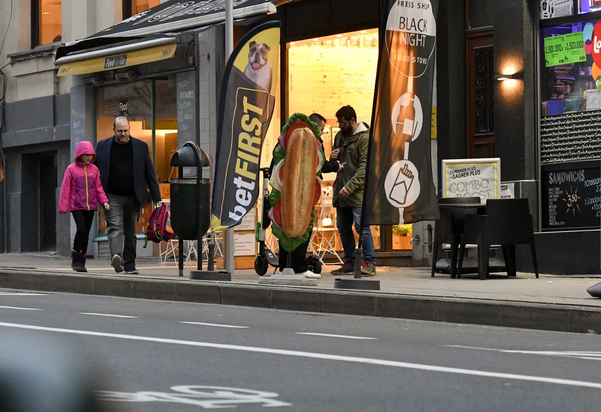 Rotherham-skola varnar försocial media-trenden 'School Wars'