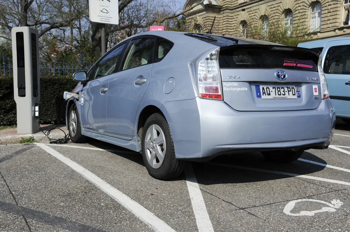 BYD Unveils Ultra-Fast Flash Charging With Record Speeds