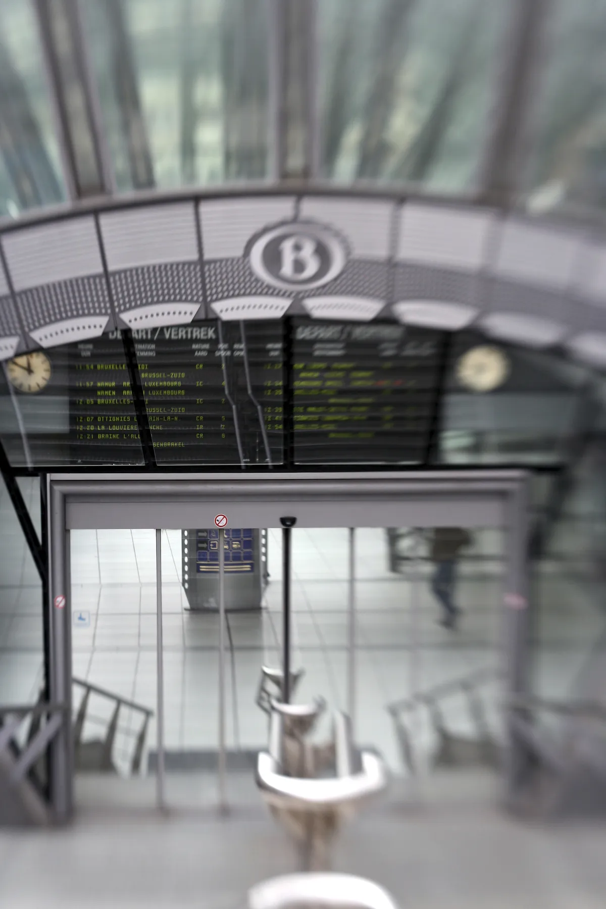 HS2 speed cut considered amid cost overruns, capacity concerns