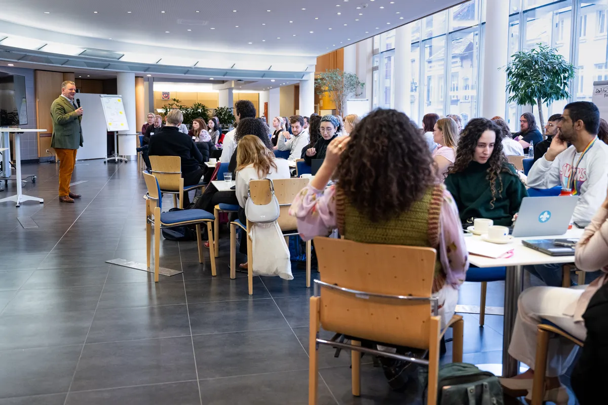 Labour announces £1 billion youth job subsidies and guarantees amid rising unemployment