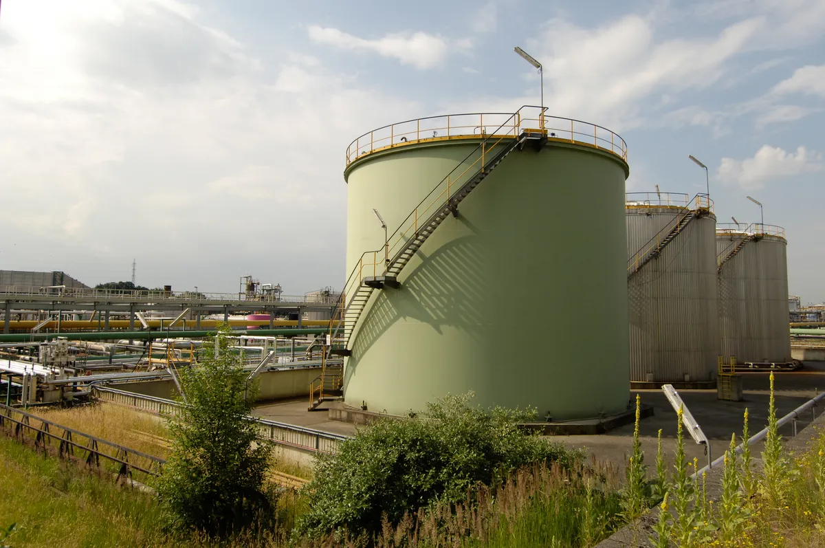 Storbritannien förbereder förbud mot nya bensin- och dieselbilar 2030