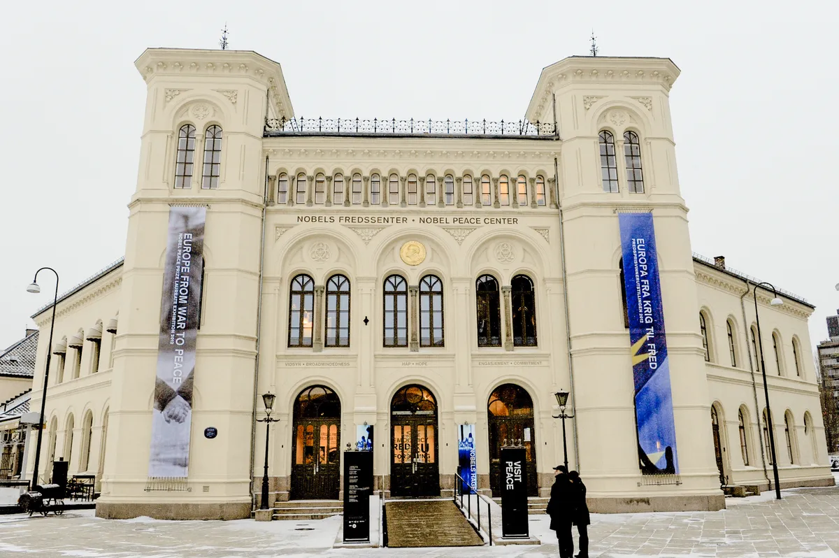 Lund vill avsluta fristad för författare efter hyllning av Hamas