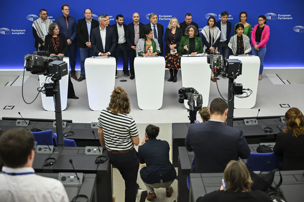 Houthis threaten to join Israel-US-Iran war if conditions met