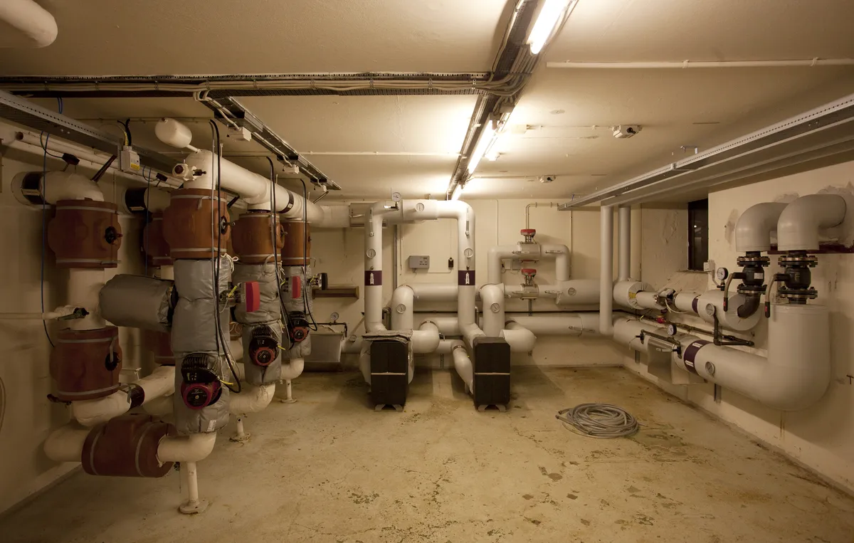 Residents in Russian-occupied Ukraine face severe water and heat shortages