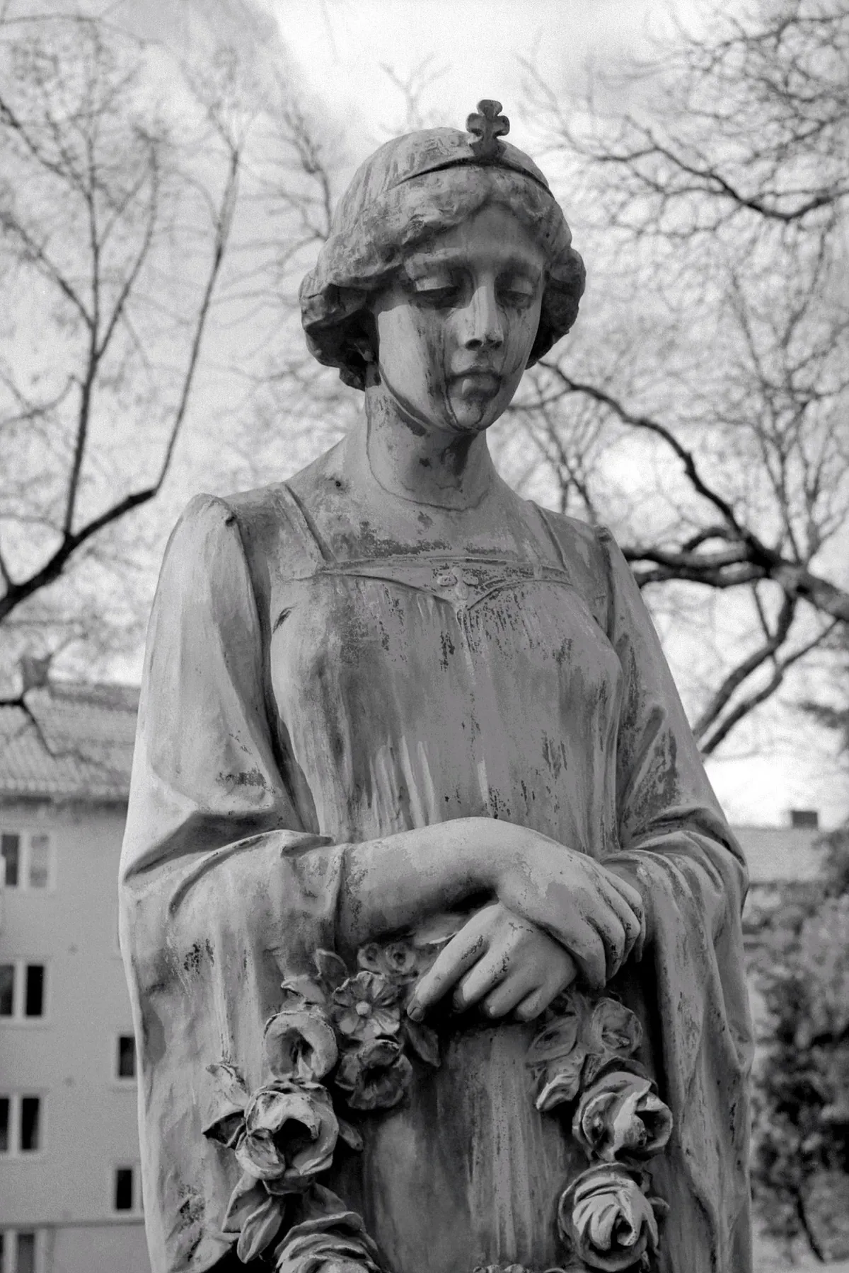 Warwick Davis in new relationship after wife's death, partner's identity unclear