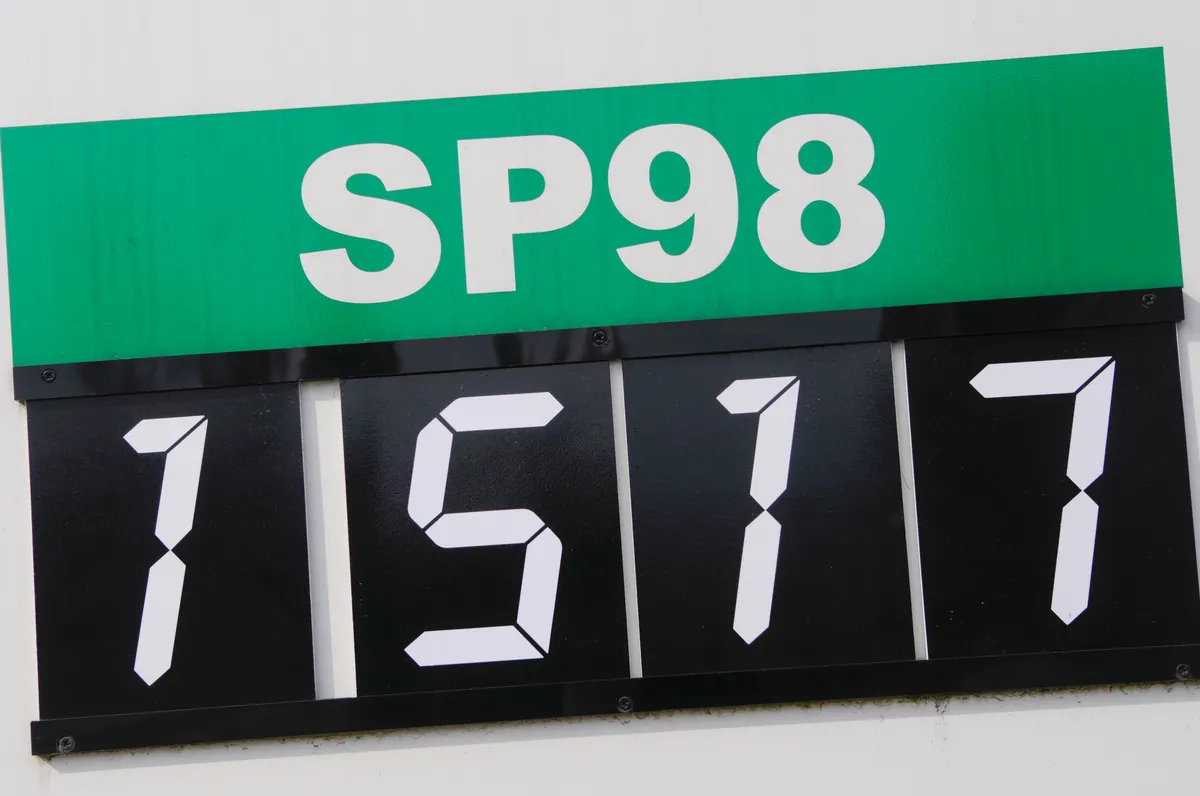 Jetbränslebrist hotar att driva upp flygpriser i månader