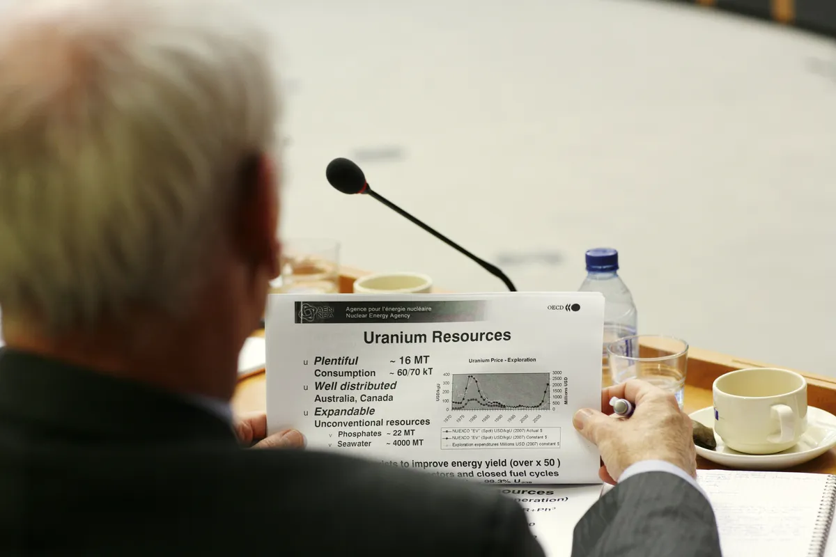 Ed Davey to call for fully independent British nuclear deterrent