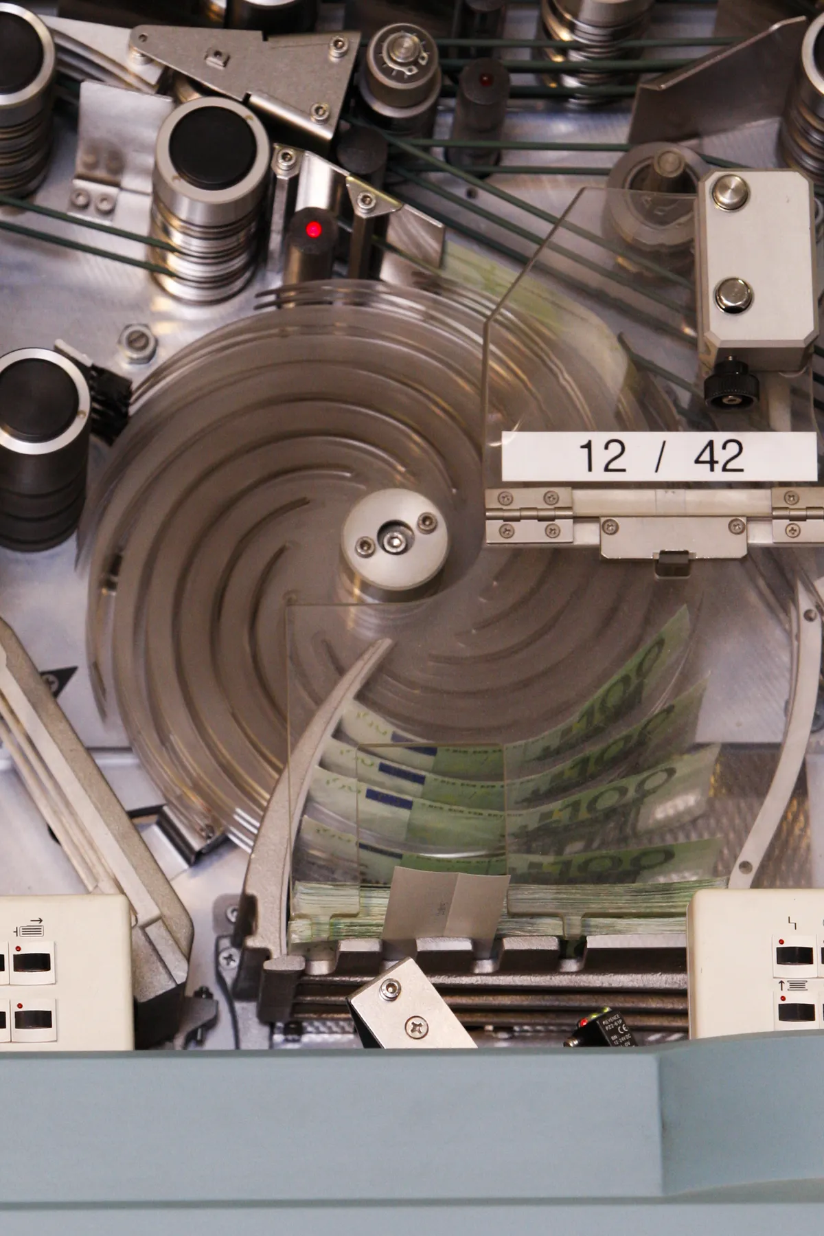 UK ISA Reforms Cut Cash Allowance, Replace Lifetime ISA