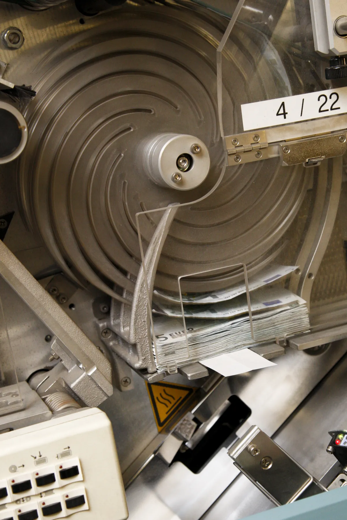 Anthropic Targets October IPO, Engages Wall Street Banks for Listing