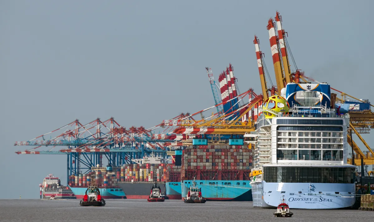 China's Economy Surpasses Forecasts with Strong Start to 2026