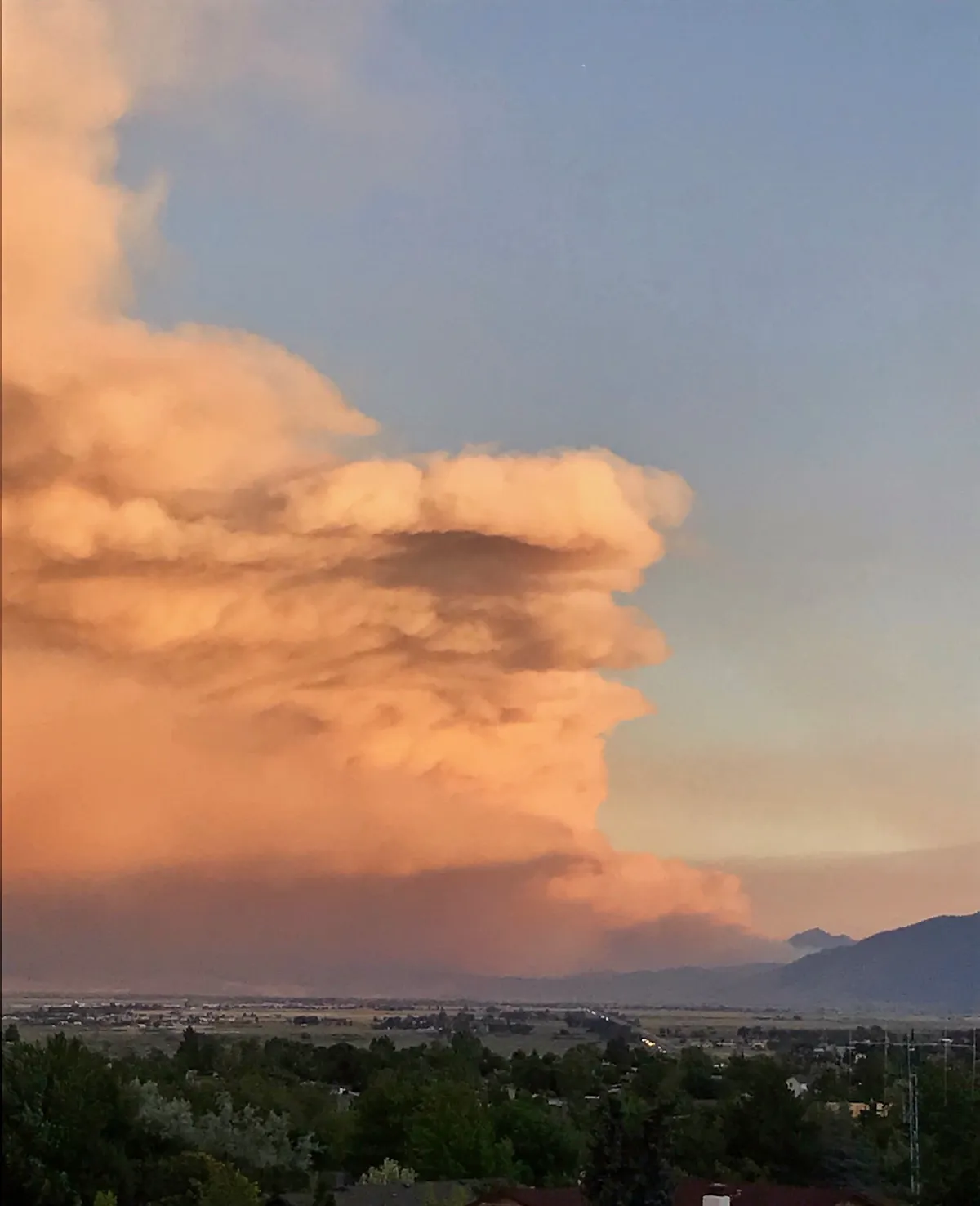 Misstänkt mordbrännare åtalad efter massivt lagerbrand