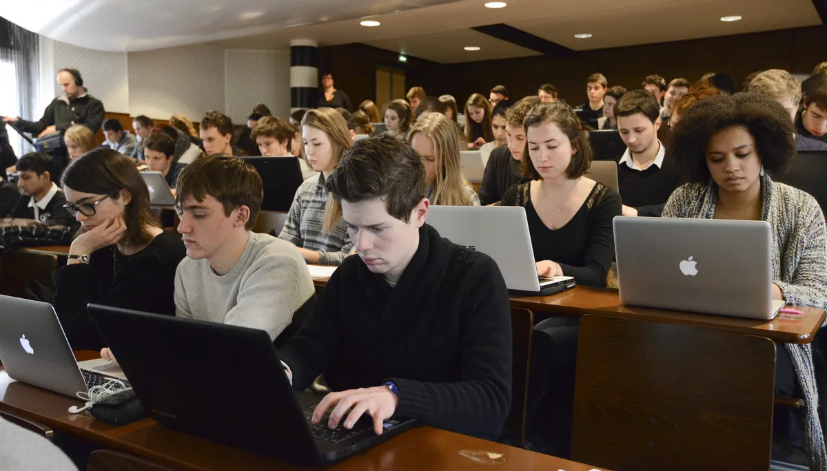 Young IT Educators Offer Summer Tech Help for Seniors