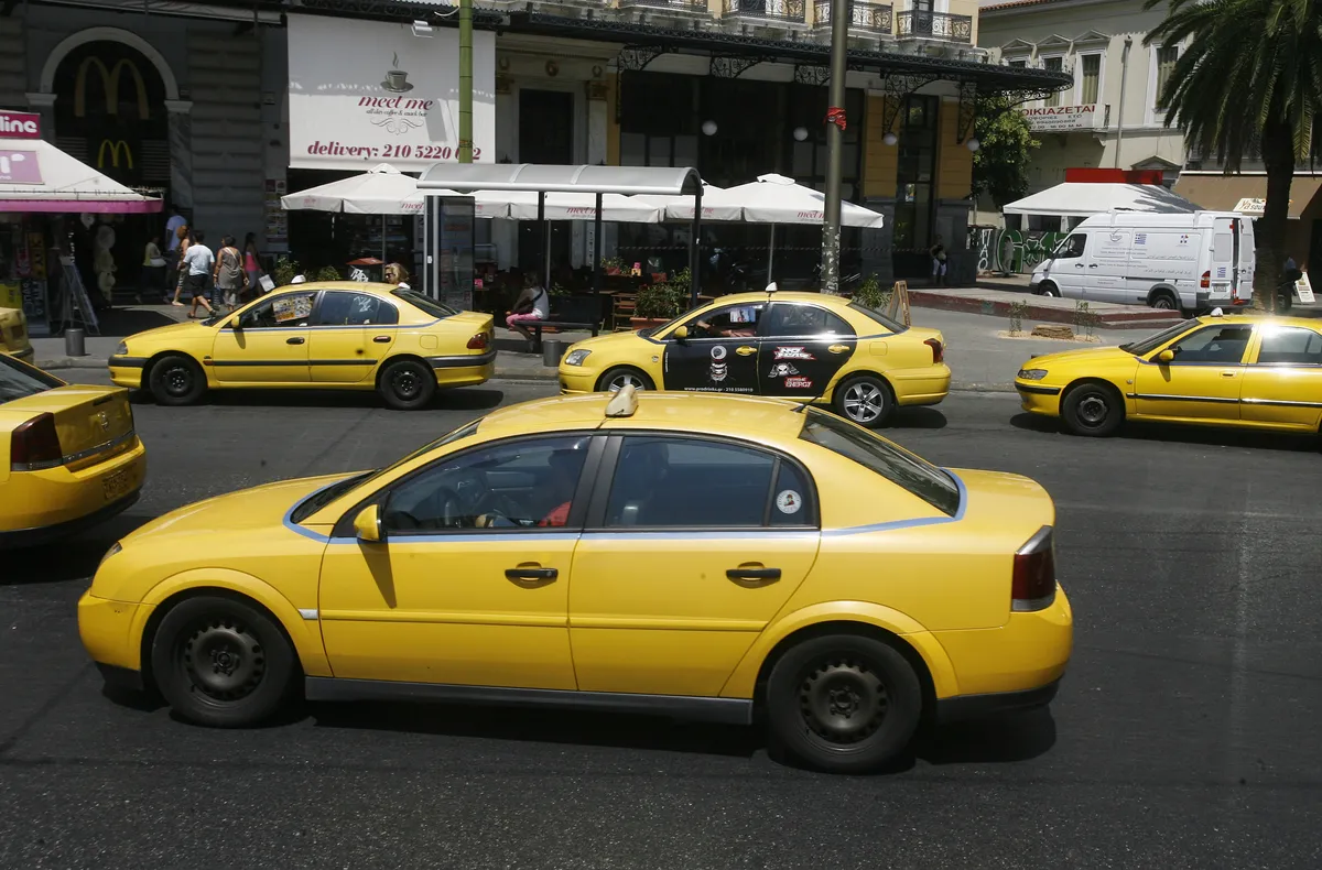 Man dömd till 13 års fängelse för att ha utgivit sig för taxichaufför och