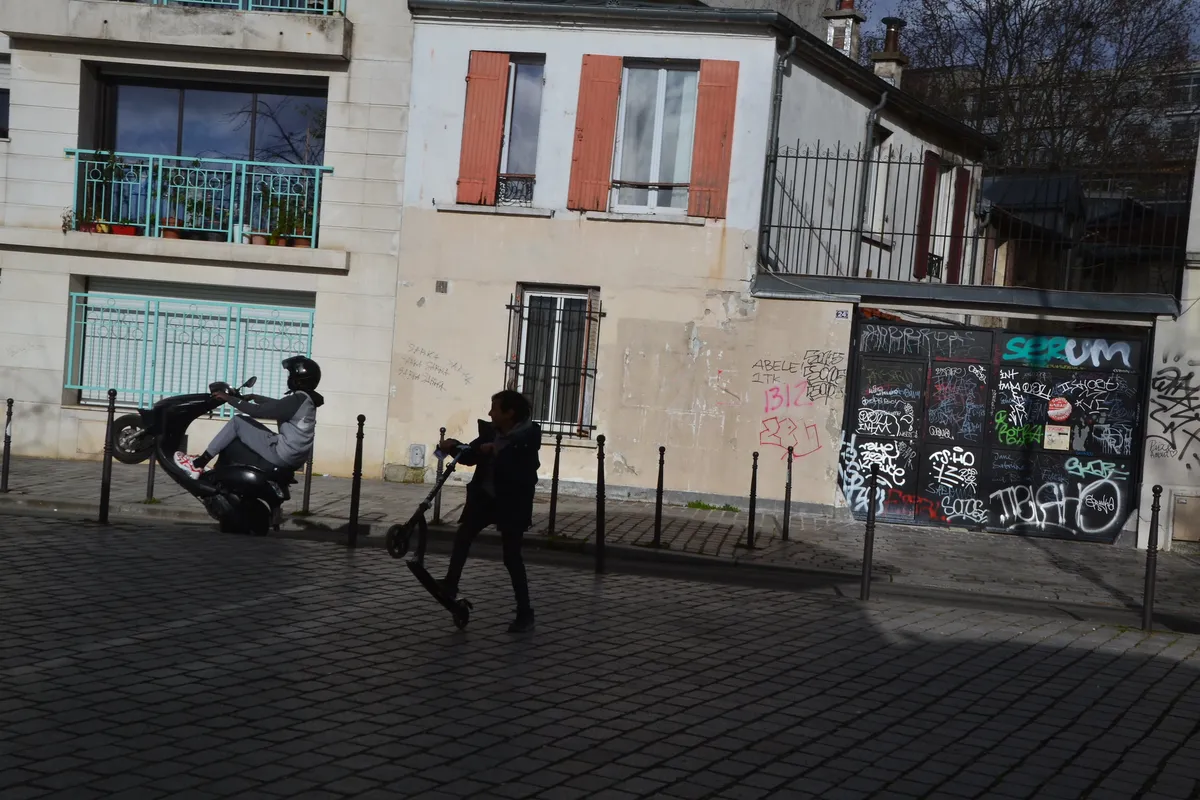 Driver fined for negligence after icy-window crash with electric scooter in Halmstad