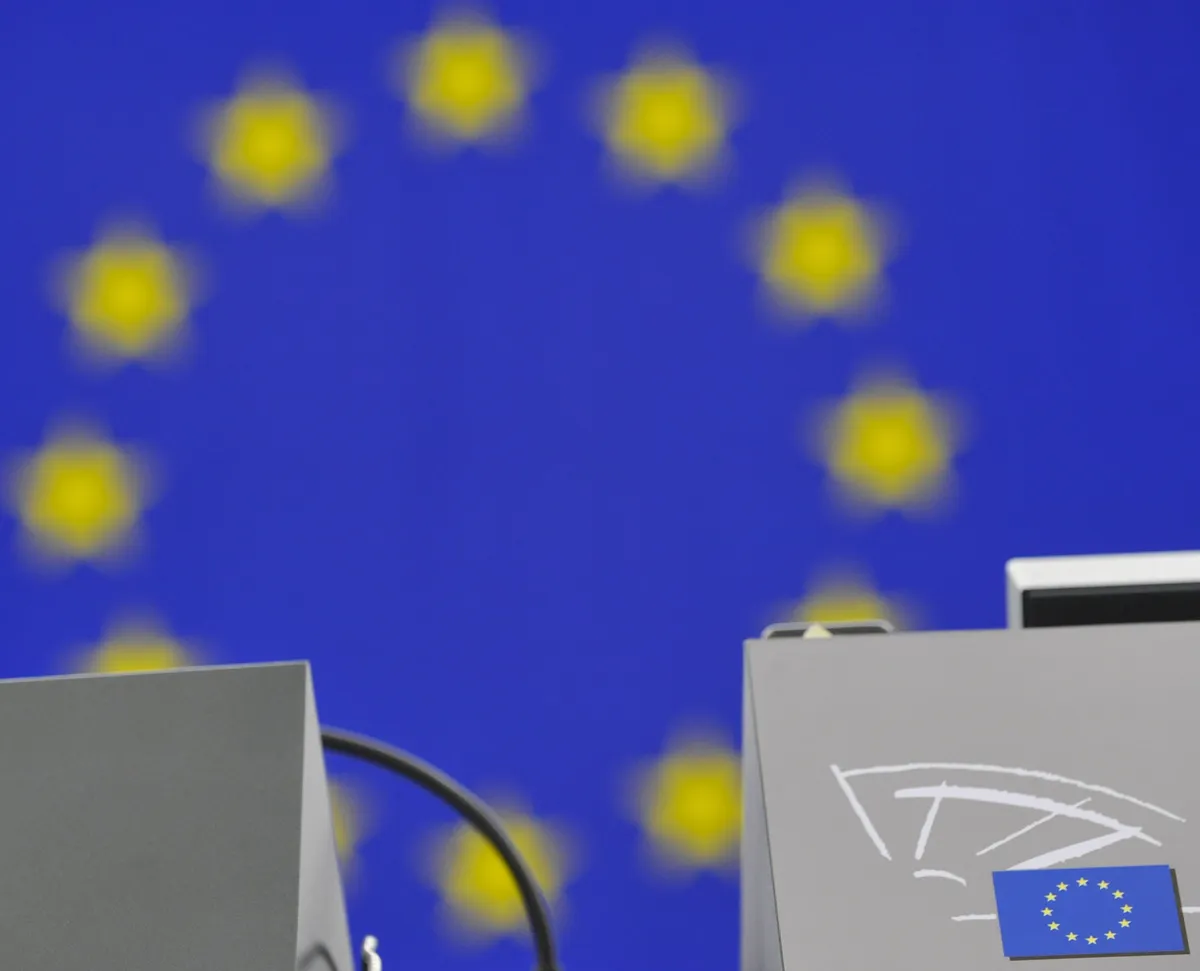 Mellanösternkonflikten bromsar eurozonens tillväxt och driver inflationen