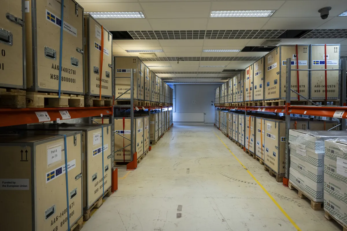 Sverige inviger stort logistikbyggnad vid Tofta skjutfält