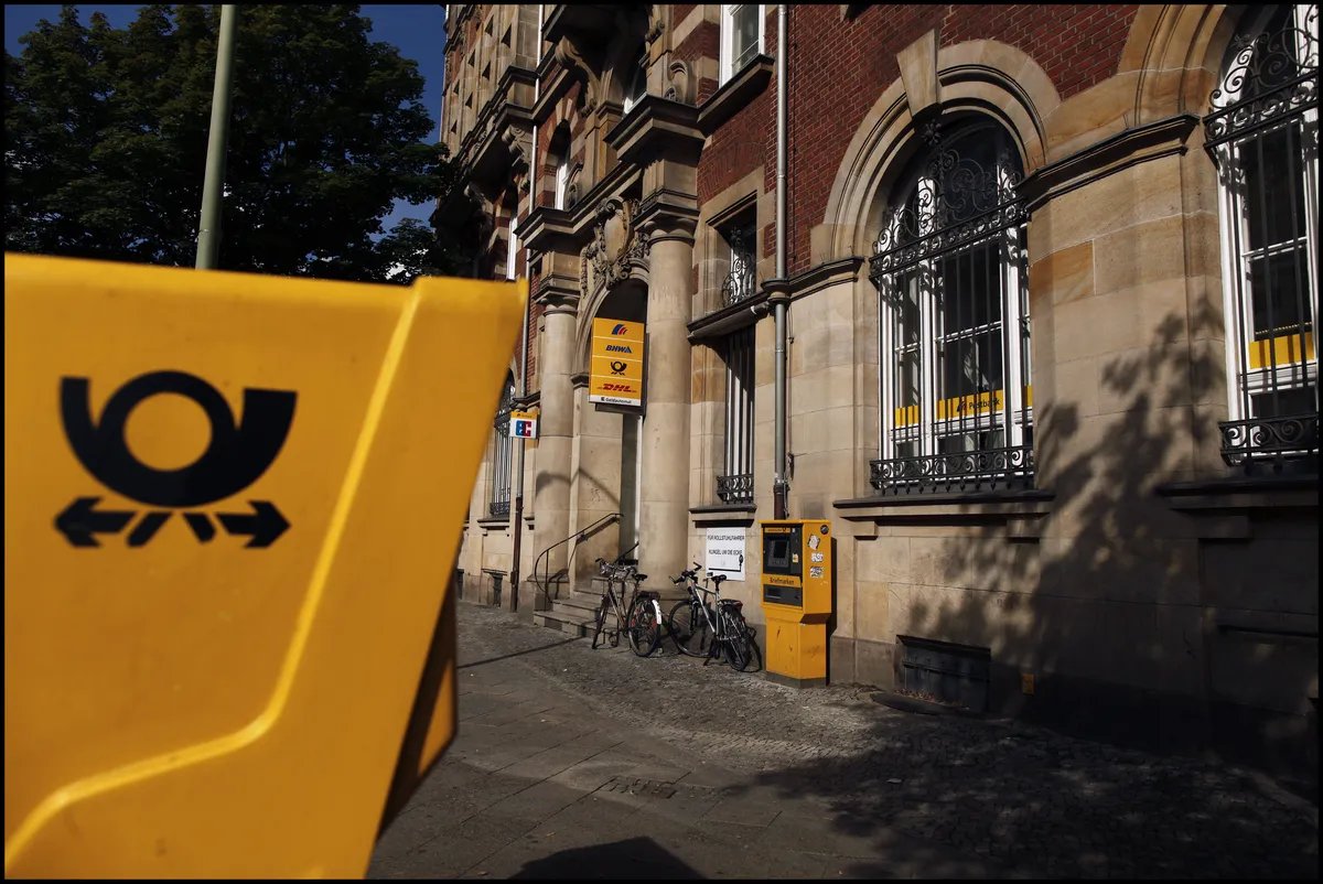 Boende protesterar mot olovligt paketskåp