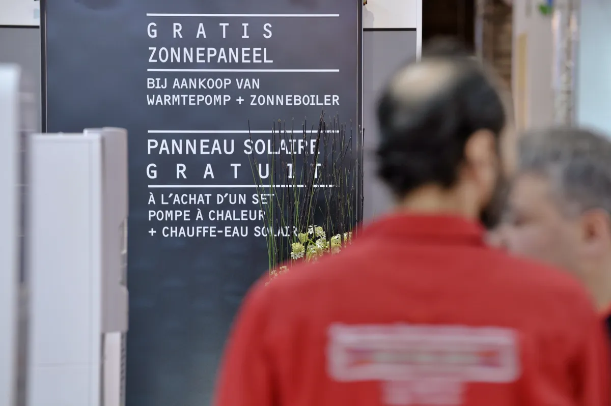 Brittiska hushåll möter stigande vatten- och energiräkningar, sparåtgärder