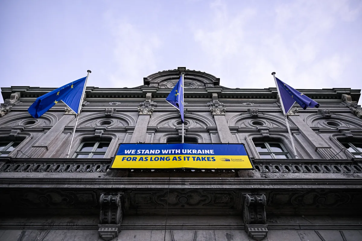 Johnson Visits Ukraine Frontline, Criticizes Western Support